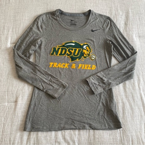Nike Dri fit NDSU Track & Field Gray Long Sleeve Shirt Sz Small - Picture 1 of 7